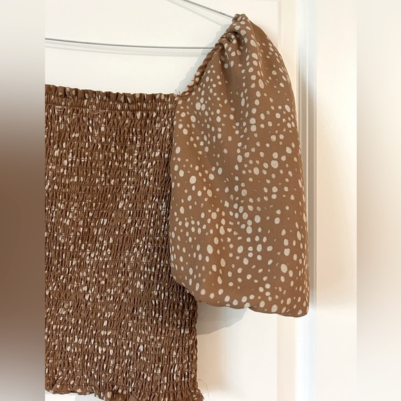 BB Dakota #1 Fawn Camel Tan Polka Dot Top Small - Picture 3 of 8
